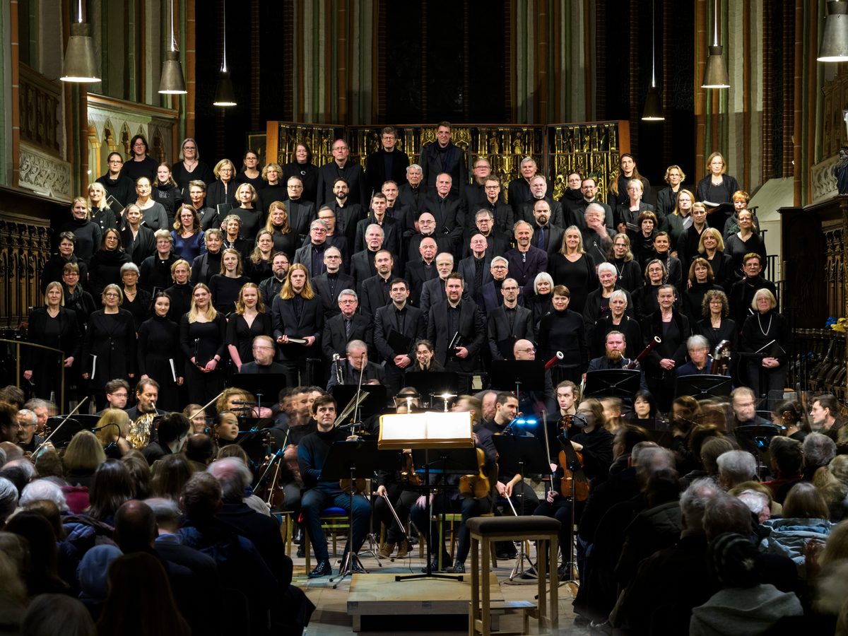 Oratorienchor mit Orchester im Konzert
